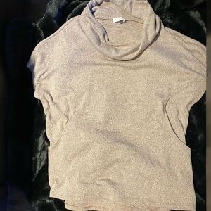 Sweater T-shirt with Pockets